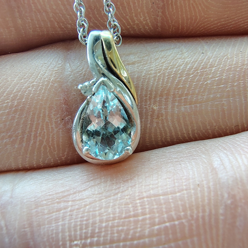 14k aquamarine with diamond necklace